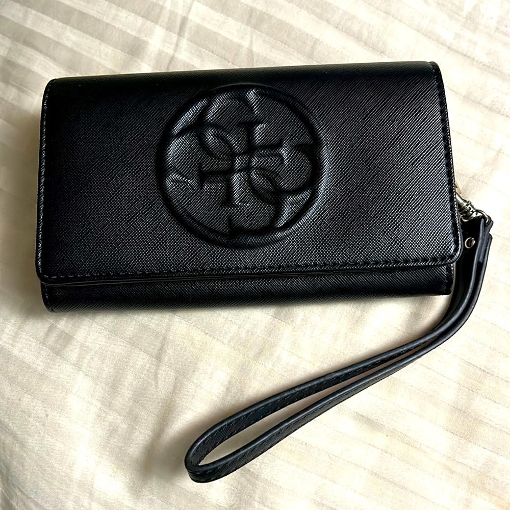 Guess Korry Black Saffiano Logo Trifold Wallet NWT